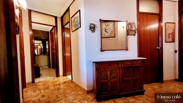 4 soveværelse Lejlighed til salg i Alicante by med swimmingpool garage - € 365.000 (Ref: 8887129)