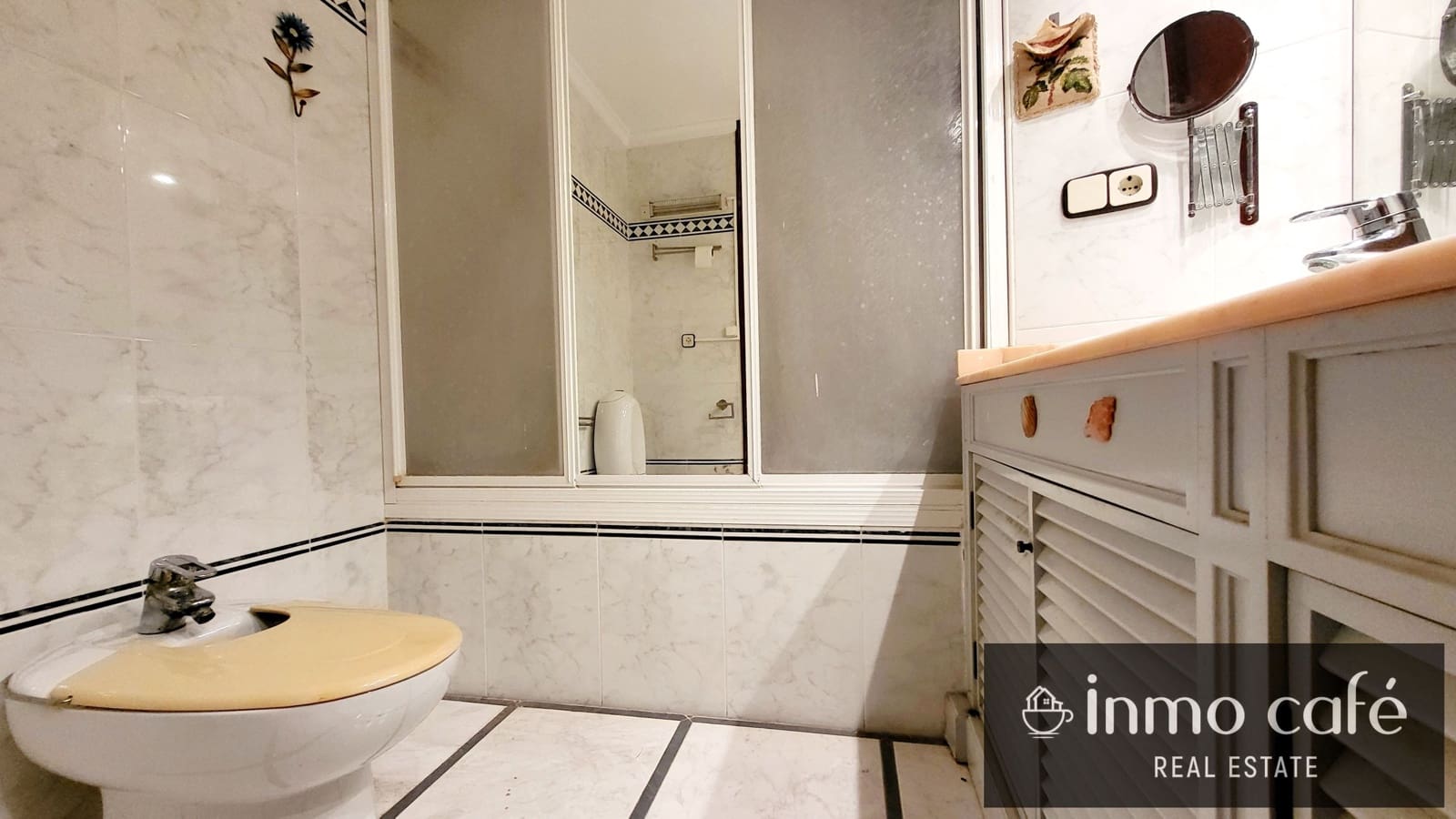 4 Zimmer Apartment zu verkaufen in Alicante / Alacant Stadt mit Pool Garage - 365.000 € (Ref: 8887129)