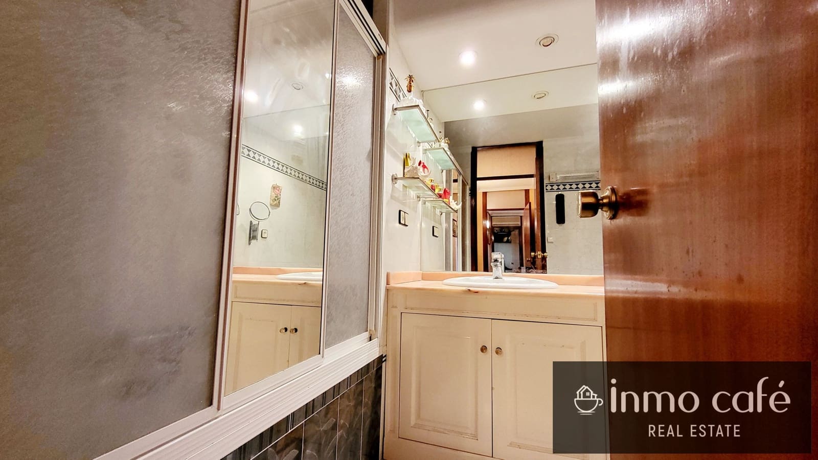 4 Zimmer Apartment zu verkaufen in Alicante / Alacant Stadt mit Pool Garage - 365.000 € (Ref: 8887129)