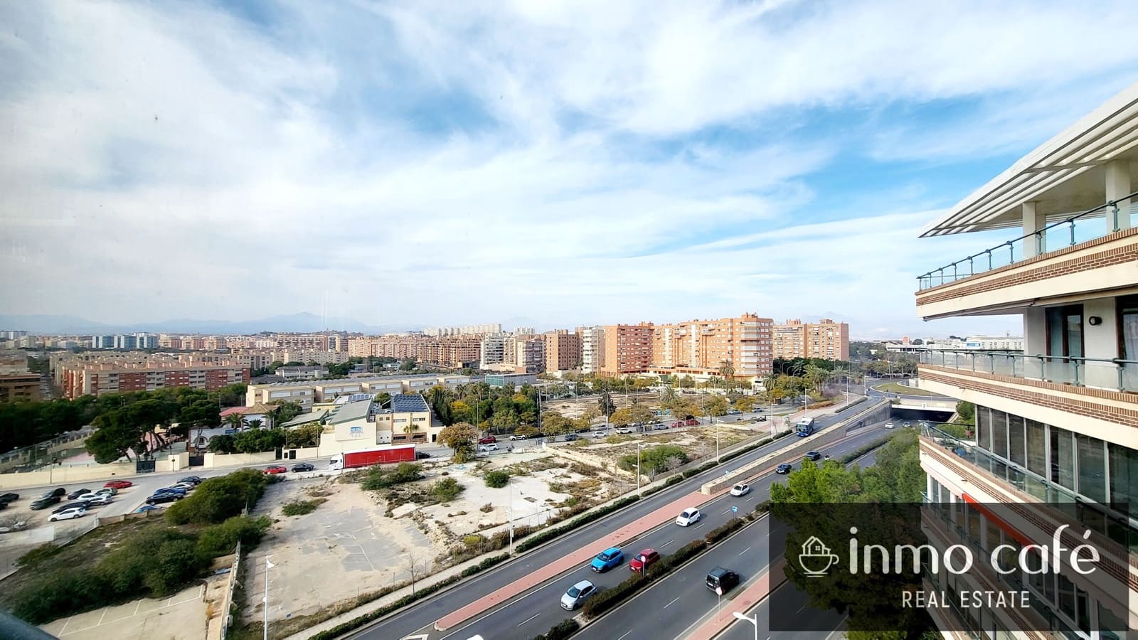 4 Zimmer Apartment zu verkaufen in Alicante / Alacant Stadt mit Pool Garage - 365.000 € (Ref: 8887129)