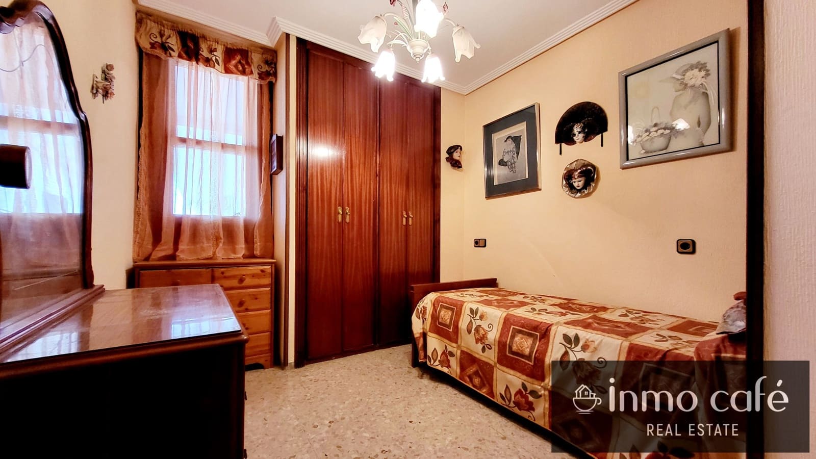 4 Zimmer Apartment zu verkaufen in Alicante / Alacant Stadt mit Pool Garage - 365.000 € (Ref: 8887129)
