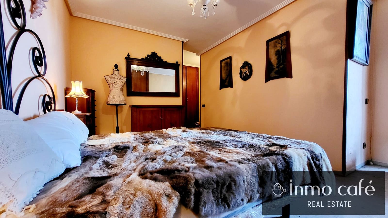 4 Zimmer Apartment zu verkaufen in Alicante / Alacant Stadt mit Pool Garage - 365.000 € (Ref: 8887129)