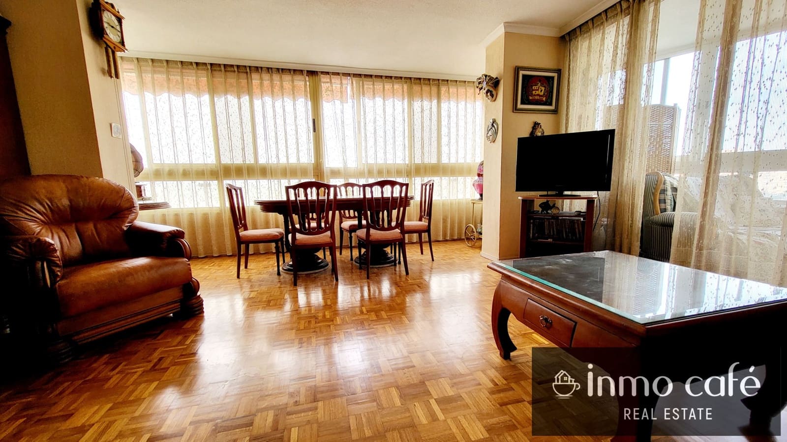 4 Zimmer Apartment zu verkaufen in Alicante / Alacant Stadt mit Pool Garage - 365.000 € (Ref: 8887129)