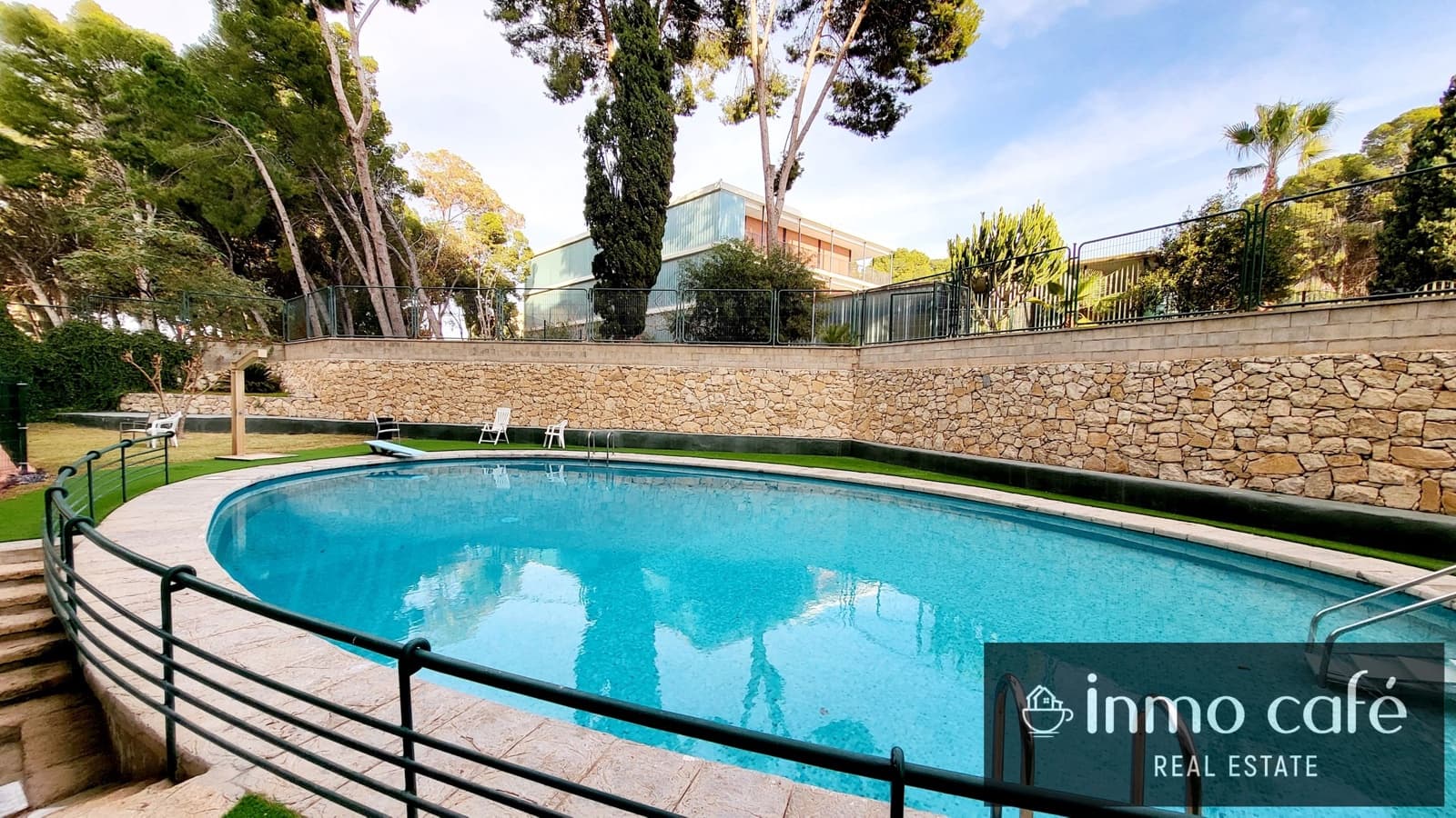4 Zimmer Apartment zu verkaufen in Alicante / Alacant Stadt mit Pool Garage - 365.000 € (Ref: 8887129)