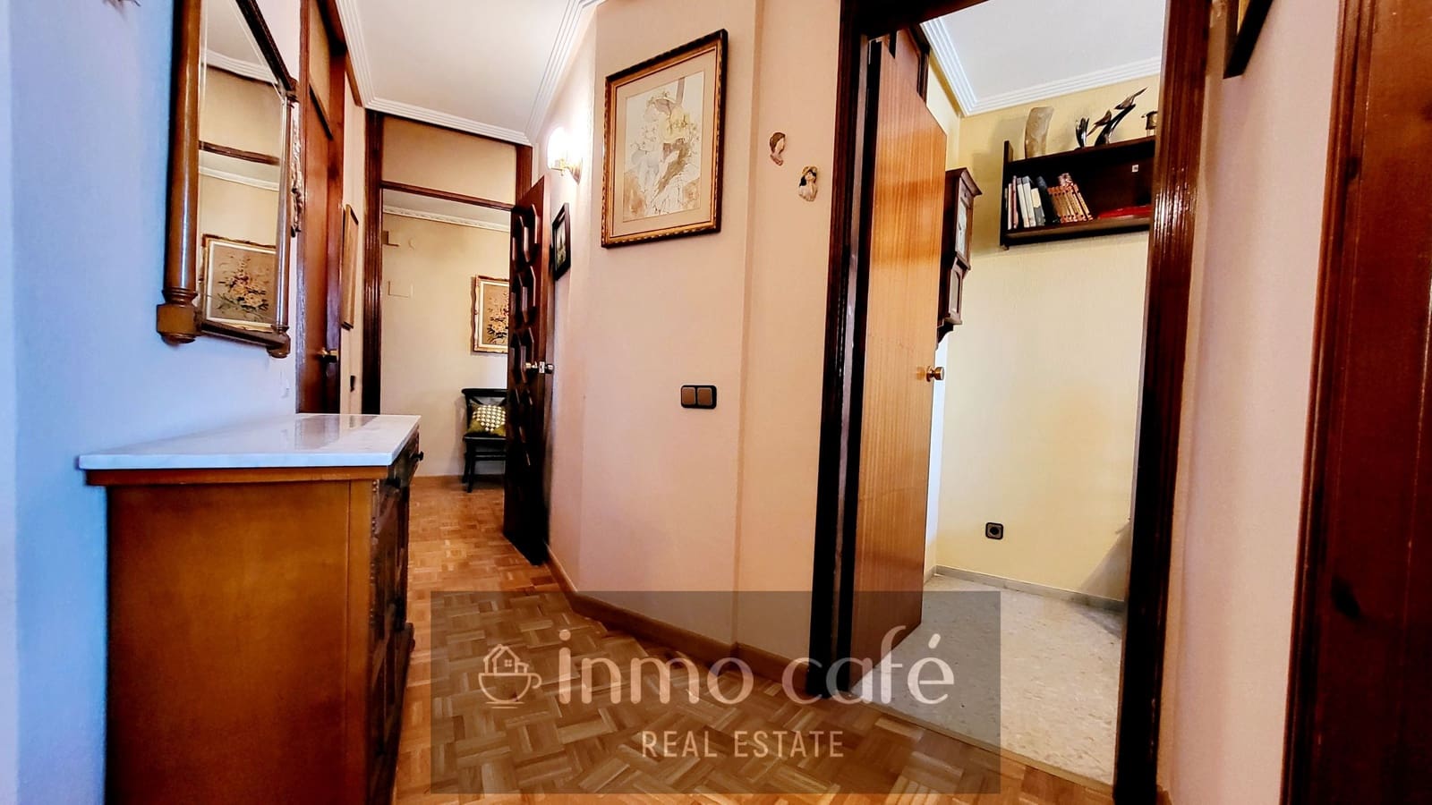 4 bedroom Apartment for sale in Alicante / Alacant city with pool garage - € 365,000 (Ref: 8887129)