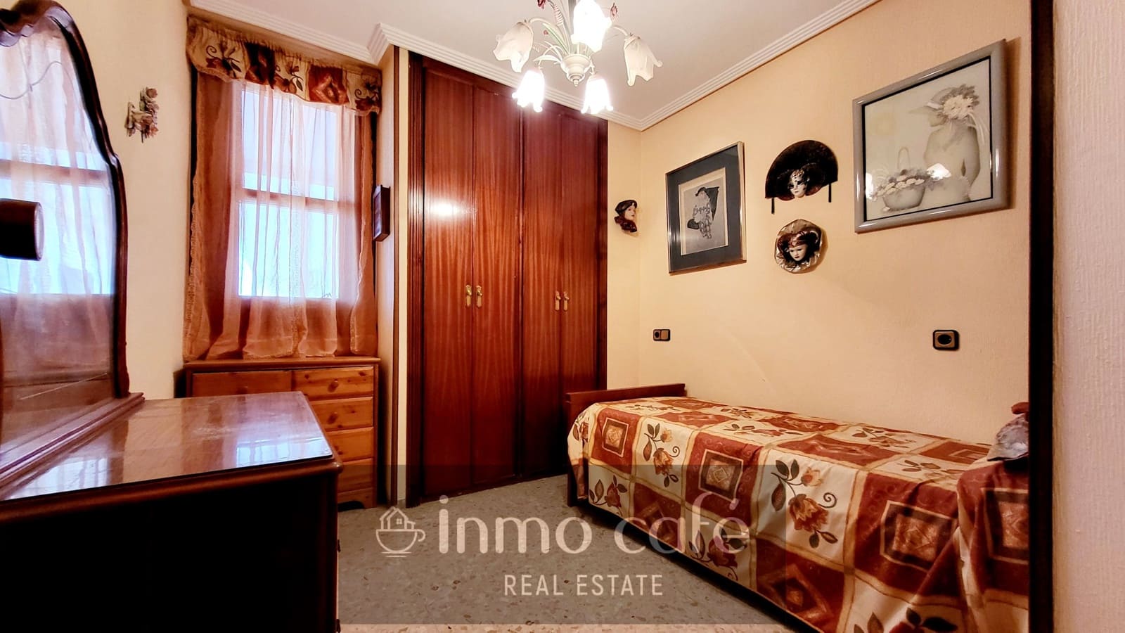 4 bedroom Apartment for sale in Alicante / Alacant city with pool garage - € 365,000 (Ref: 8887129)