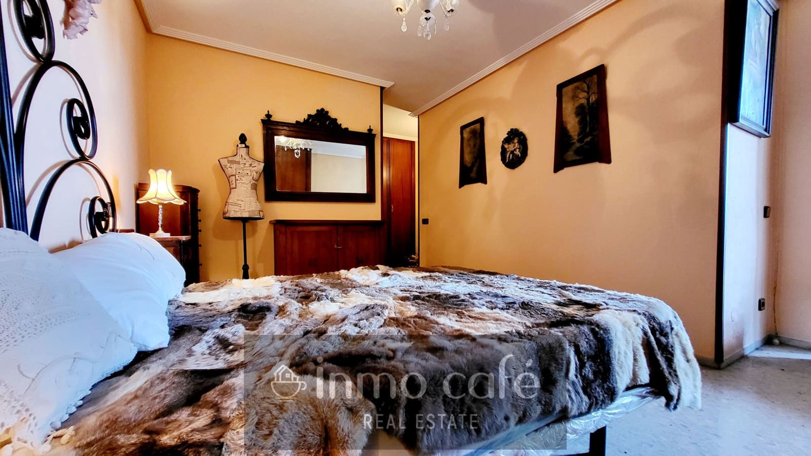 4 bedroom Apartment for sale in Alicante / Alacant city with pool garage - € 365,000 (Ref: 8887129)