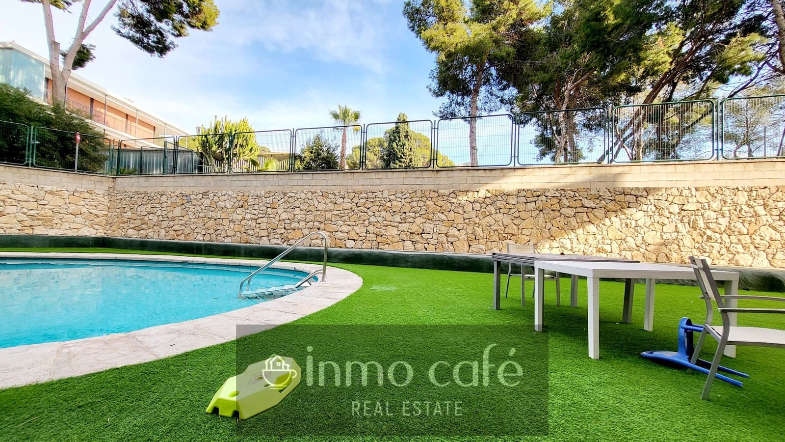 4 bedroom Apartment for sale in Alicante / Alacant city with pool garage - € 365,000 (Ref: 8887129)