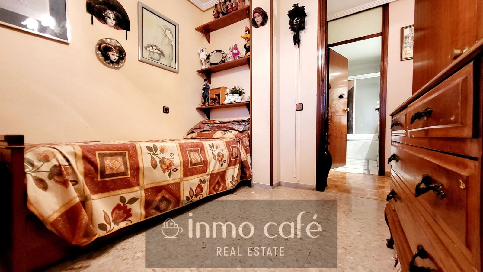 4 bedroom Apartment for sale in Alicante / Alacant city with pool garage - € 365,000 (Ref: 8887129)