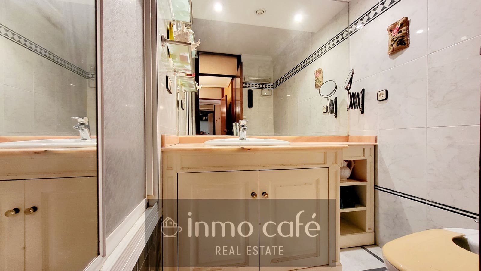 4 bedroom Apartment for sale in Alicante / Alacant city with pool garage - € 365,000 (Ref: 8887129)
