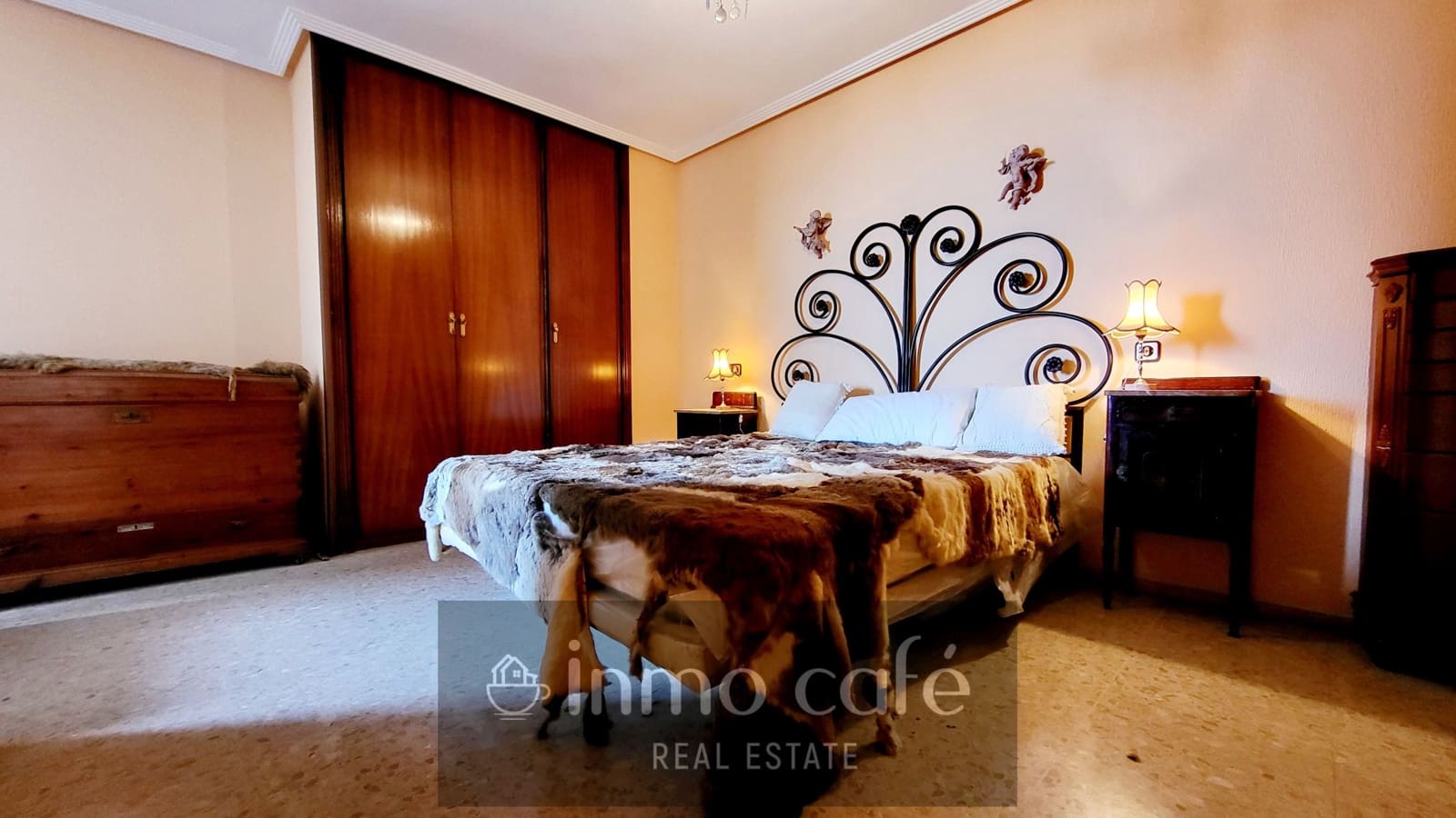4 bedroom Apartment for sale in Alicante / Alacant city with pool garage - € 365,000 (Ref: 8887129)