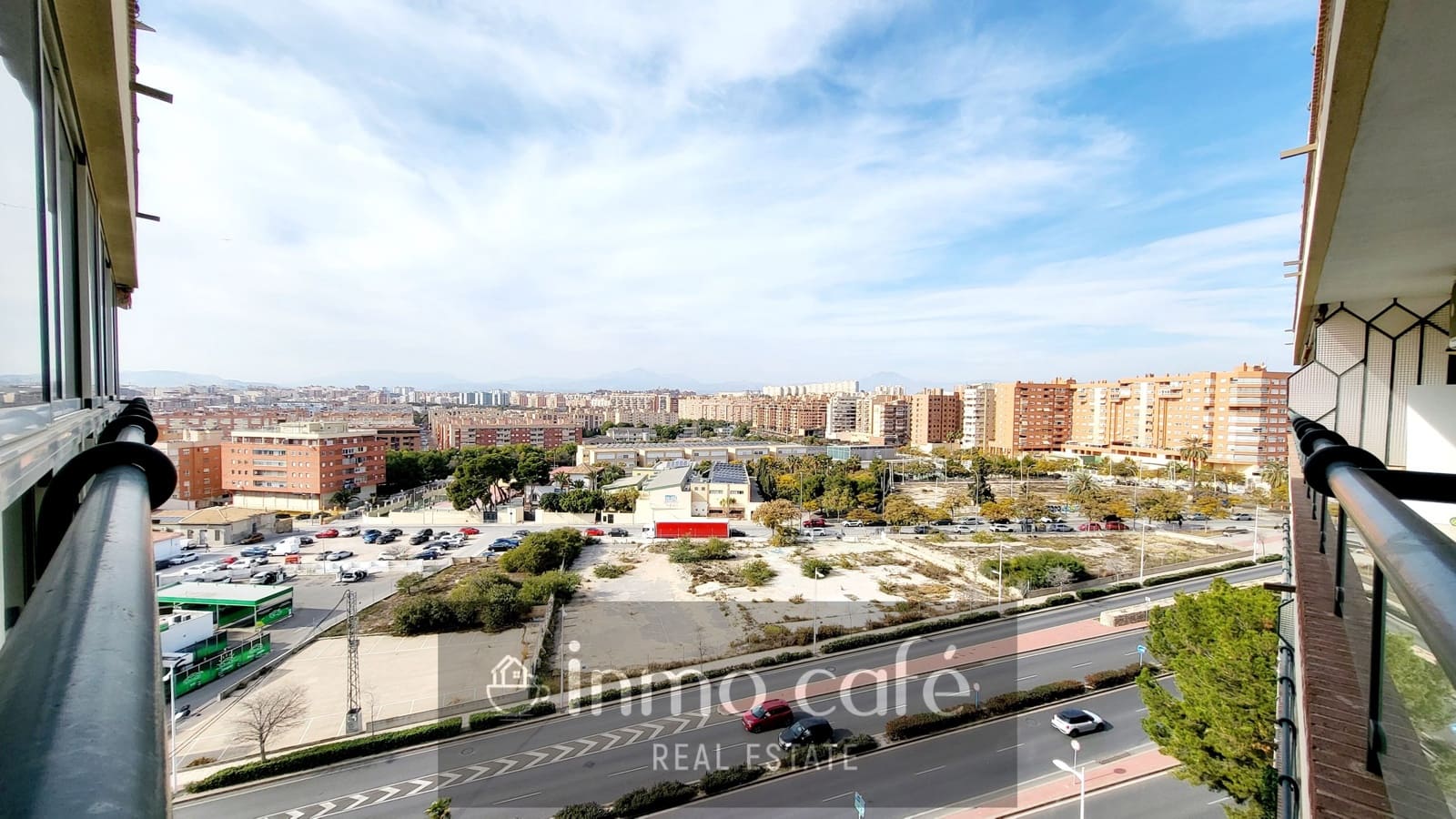 4 bedroom Apartment for sale in Alicante / Alacant city with pool garage - € 365,000 (Ref: 8887129)