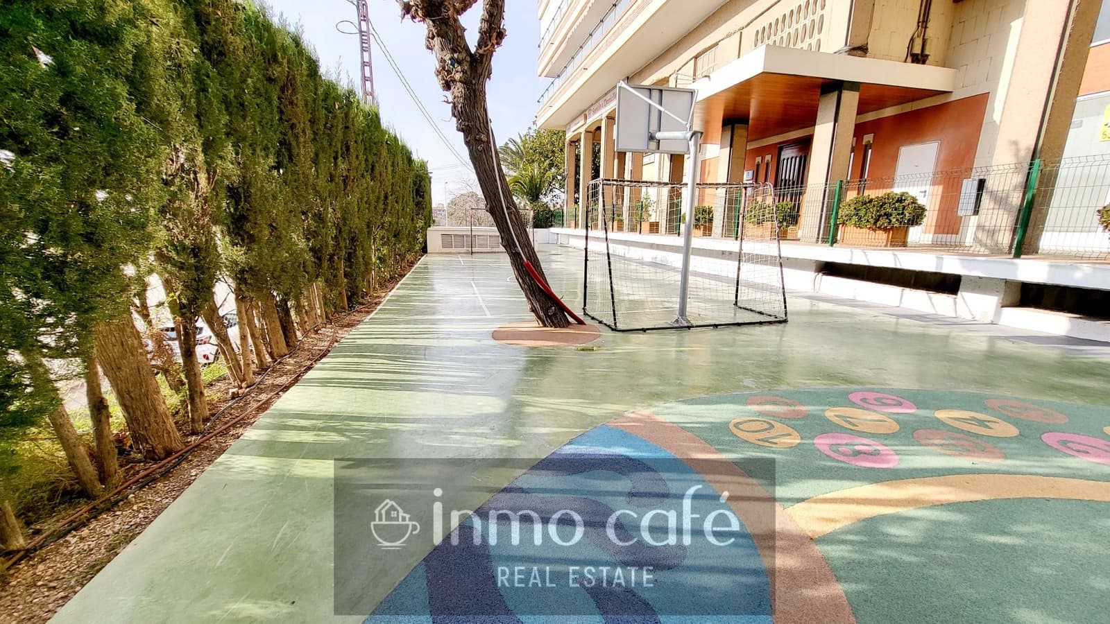 4 bedroom Apartment for sale in Alicante / Alacant city with pool garage - € 365,000 (Ref: 8887129)