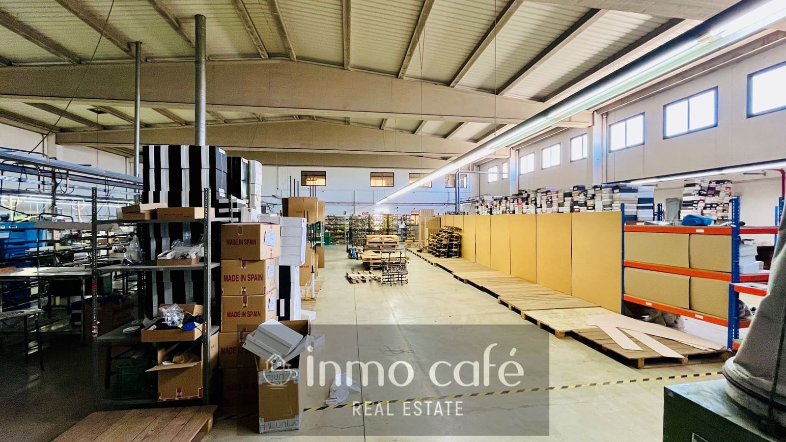 Commercial for sale in Monovar / Monover with garage - € 375,000 (Ref: 8894164)