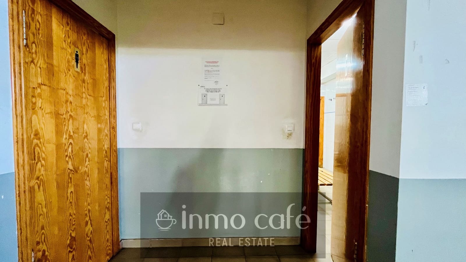 Commercial for sale in Monovar / Monover with garage - € 375,000 (Ref: 8894164)