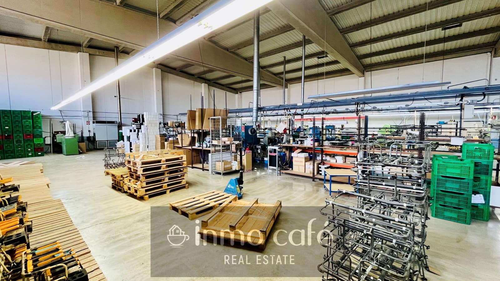 Commercial for sale in Monovar / Monover with garage - € 375,000 (Ref: 8894164)