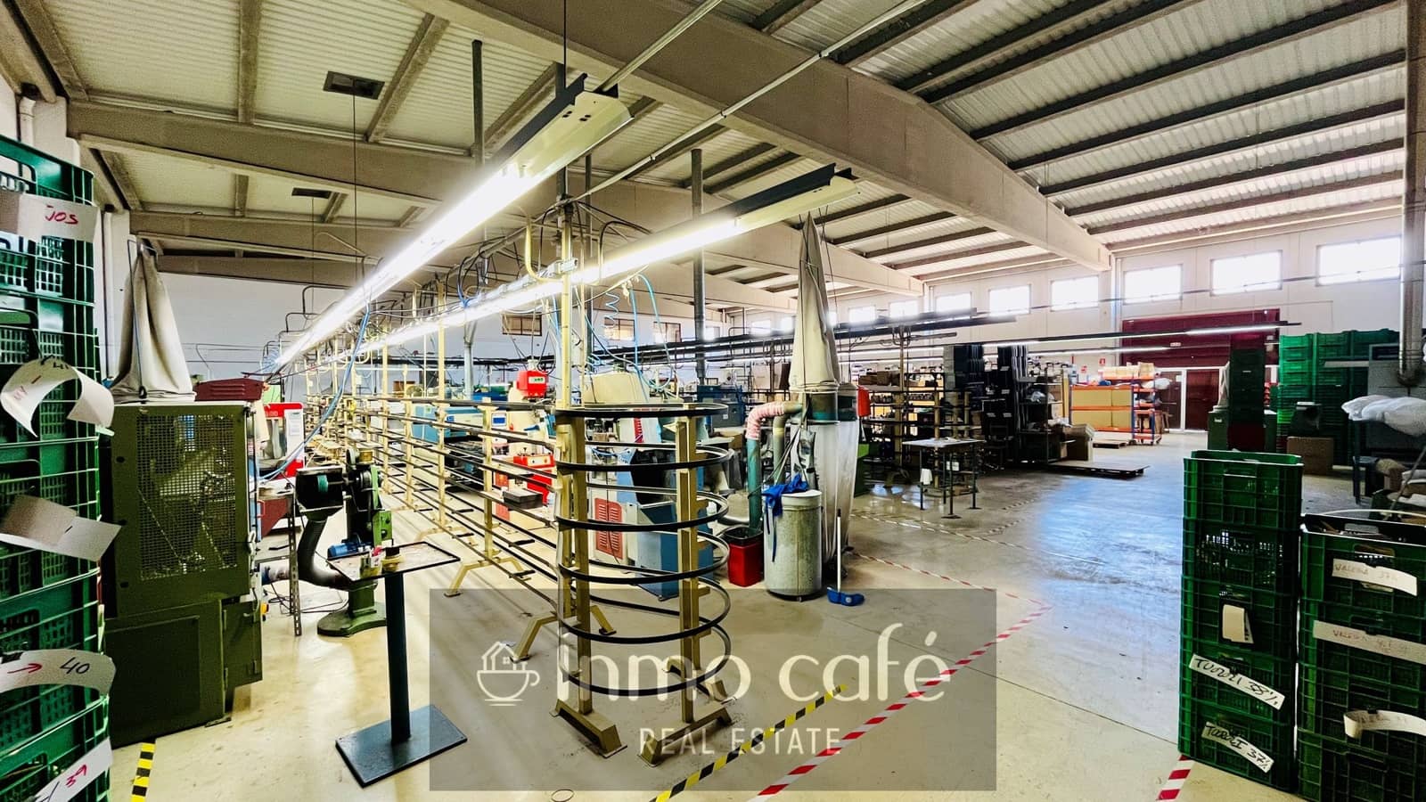 Commercial for sale in Monovar / Monover with garage - € 375,000 (Ref: 8894164)