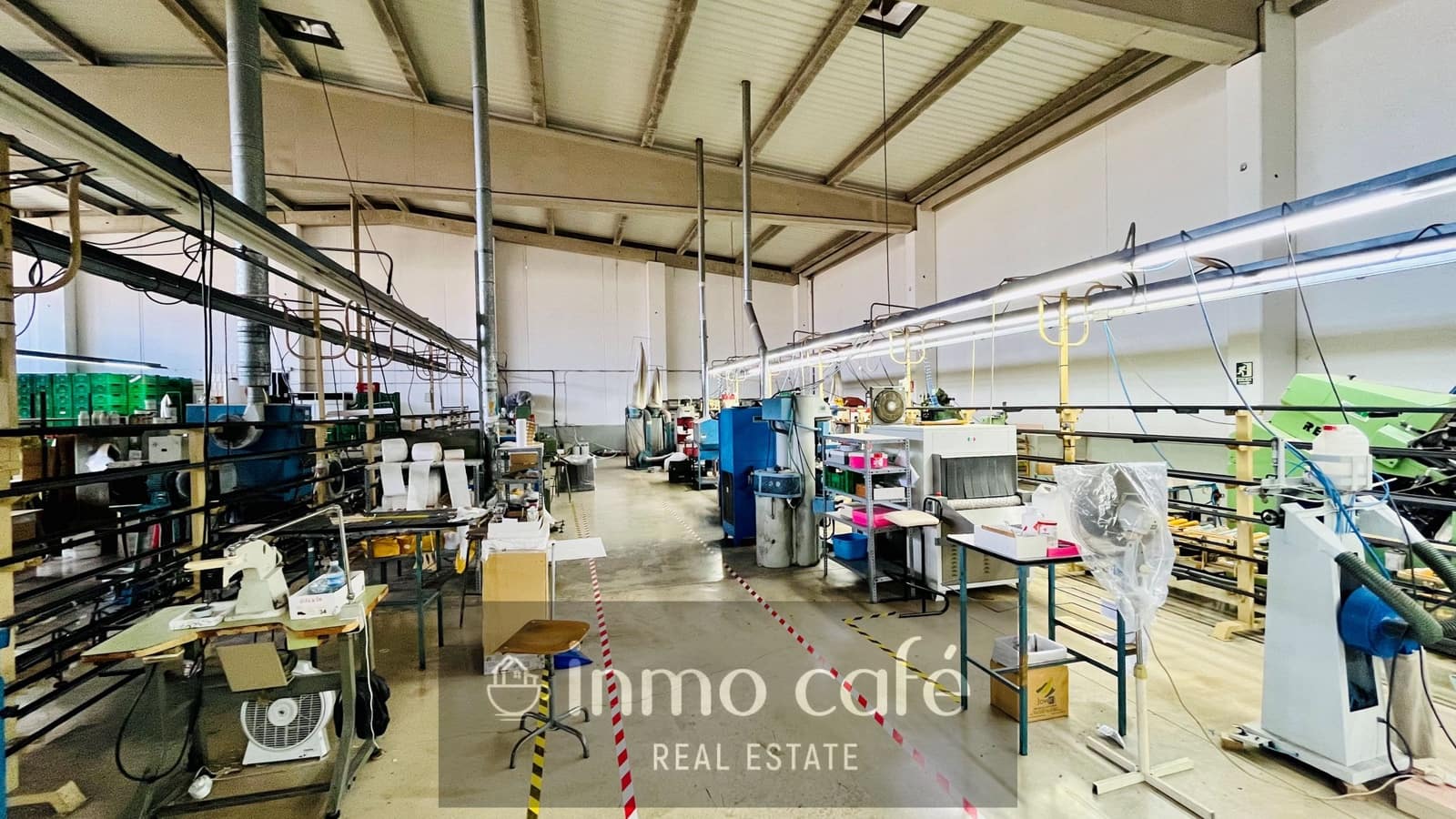 Commercial for sale in Monovar / Monover with garage - € 375,000 (Ref: 8894164)