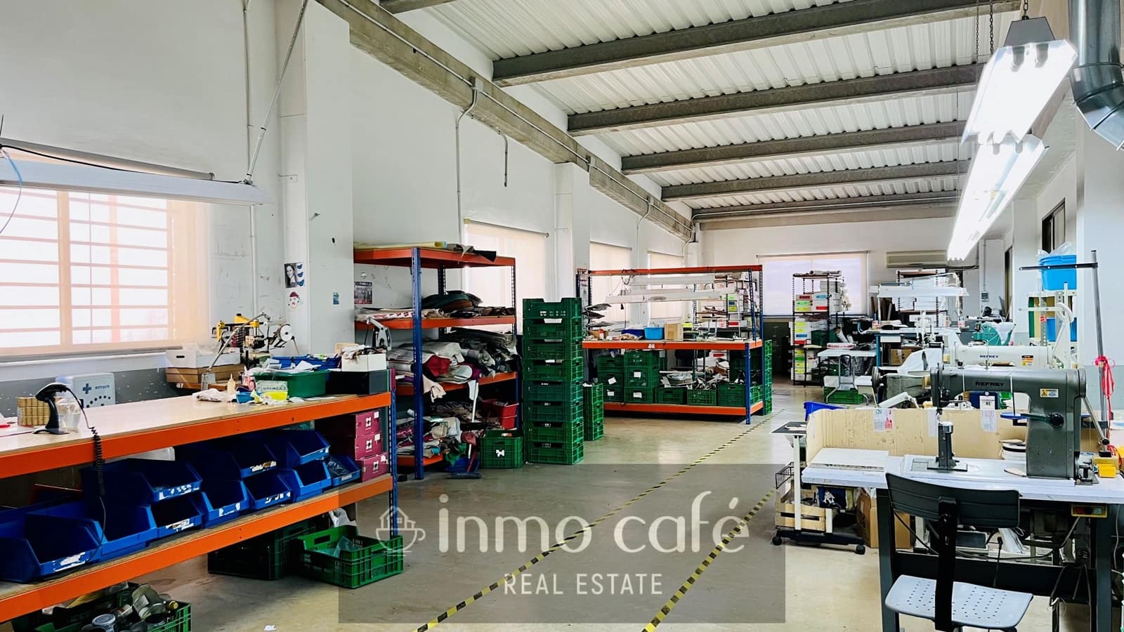 Commercial for sale in Monovar / Monover with garage - € 375,000 (Ref: 8894164)