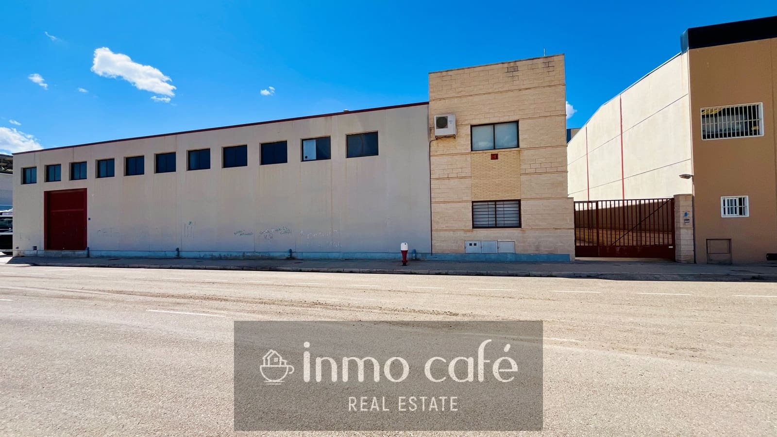 Commercial for sale in Monovar / Monover with garage - € 375,000 (Ref: 8894164)