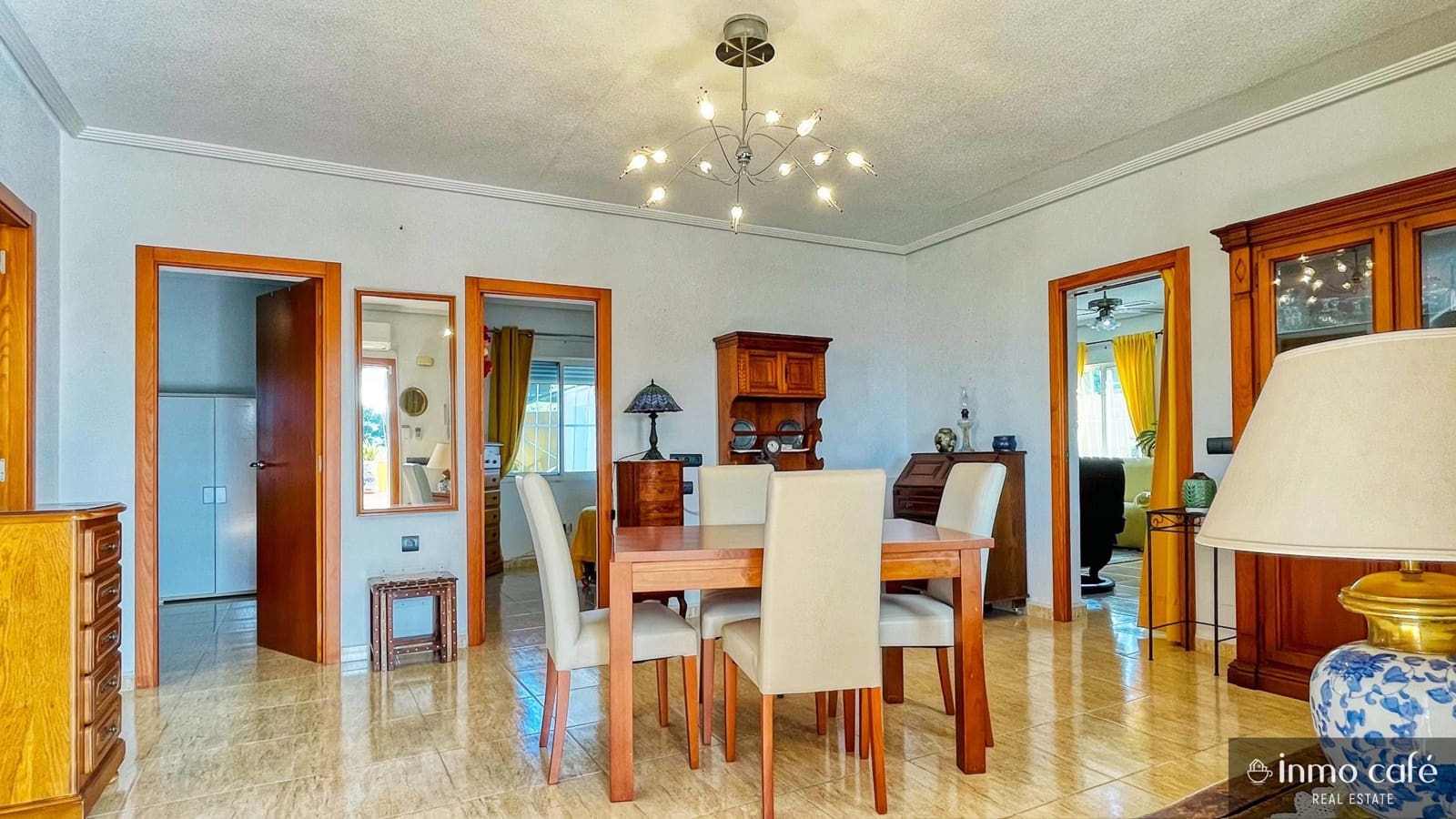 4 bedroom Villa for sale in Rojales with pool garage - € 389,000 (Ref: 9019631)