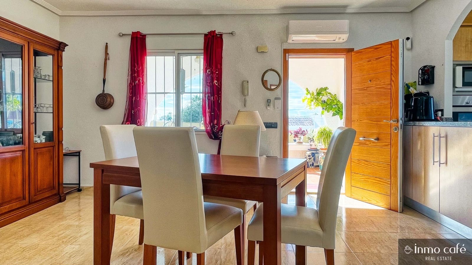 4 bedroom Villa for sale in Rojales with pool garage - € 389,000 (Ref: 9019631)