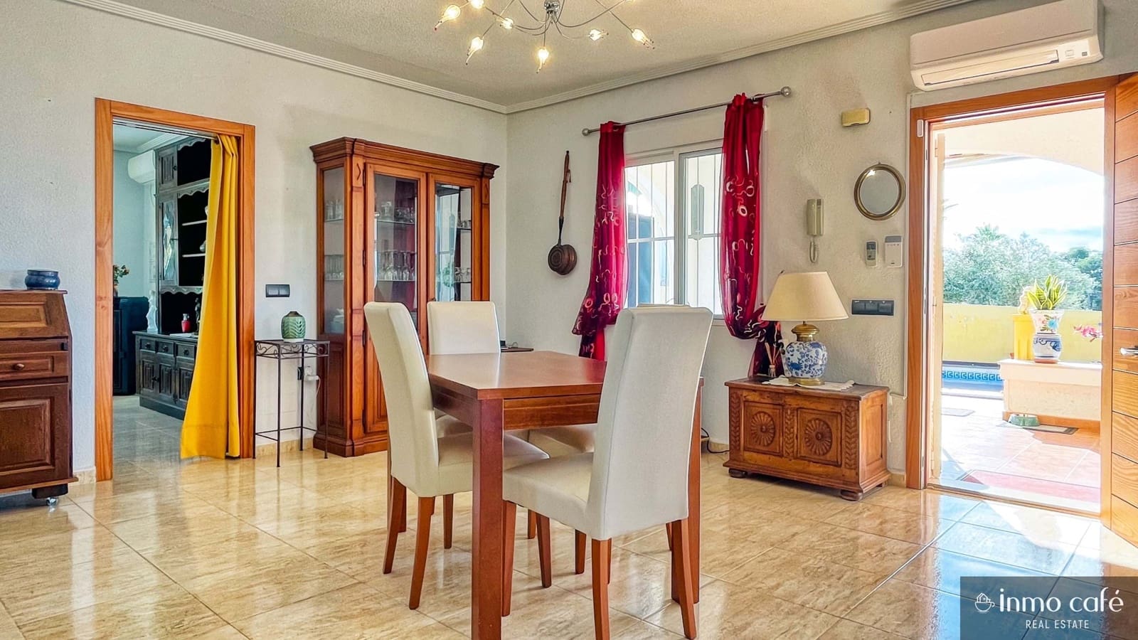 4 bedroom Villa for sale in Rojales with pool garage - € 389,000 (Ref: 9019631)