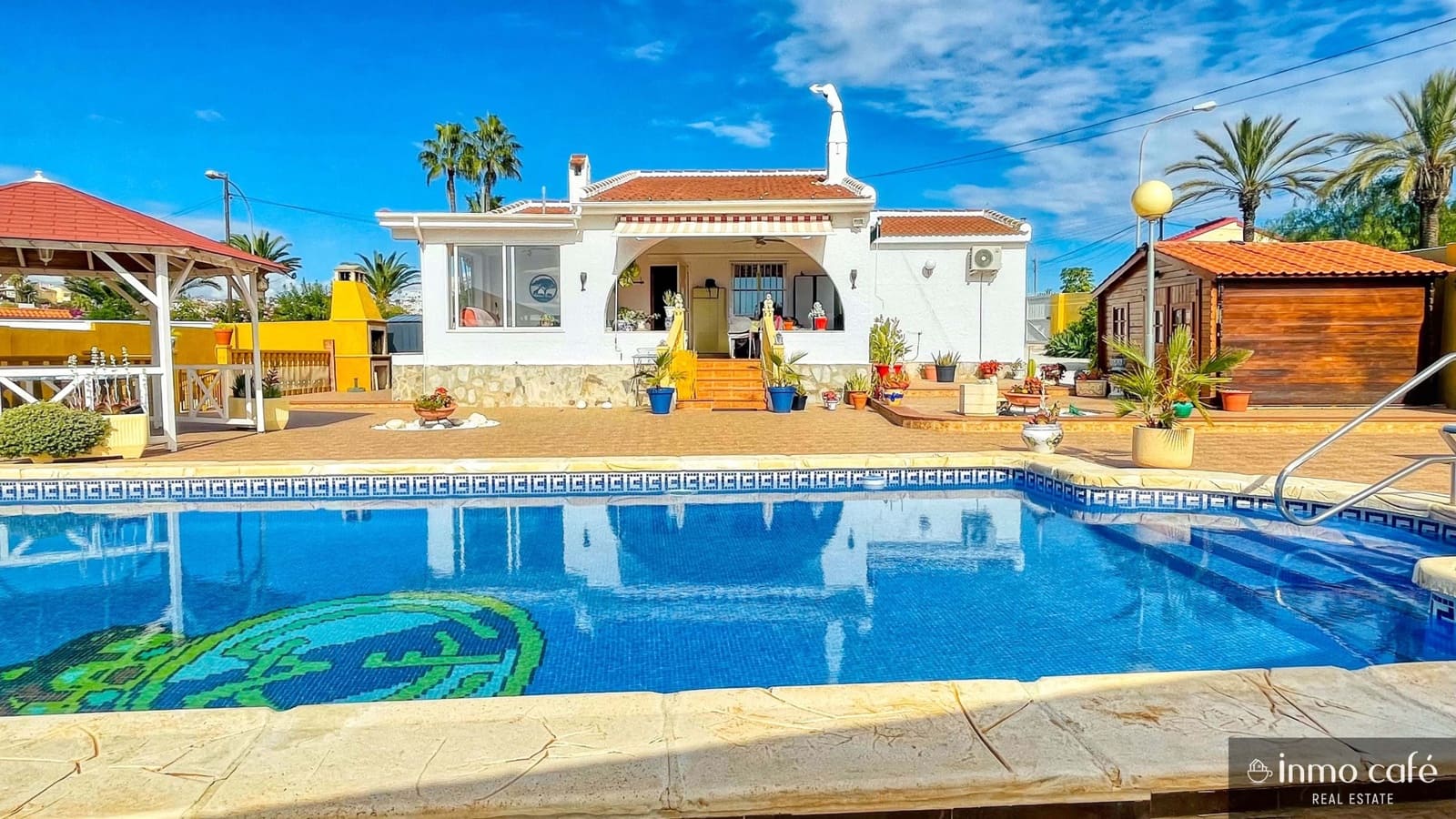 4 bedroom Villa for sale in Rojales with pool garage - € 389,000 (Ref: 9019631)