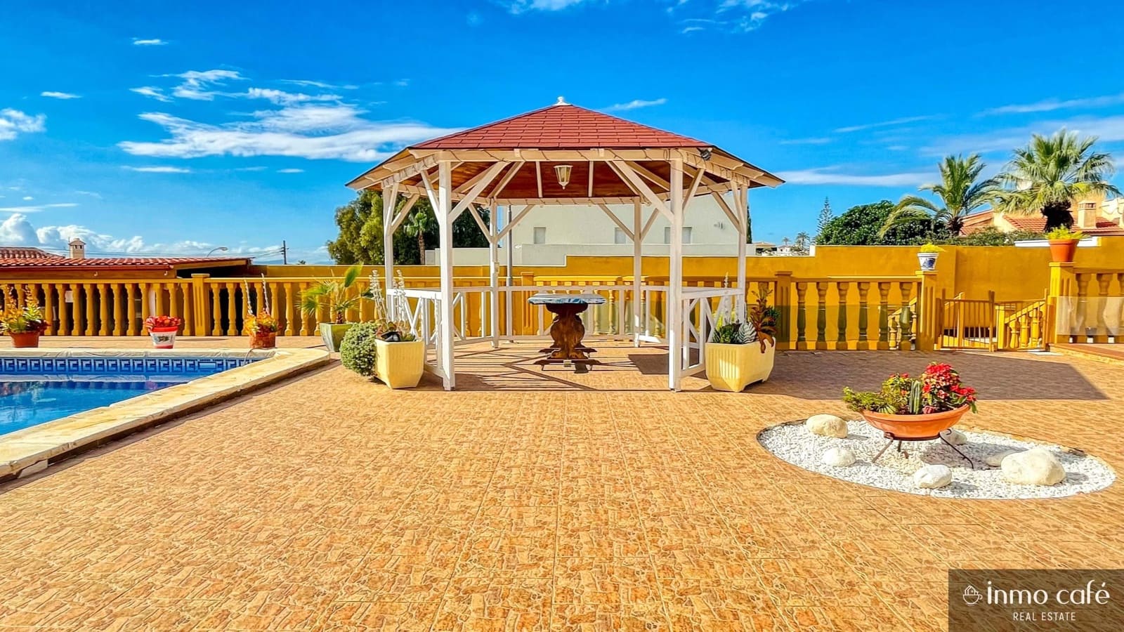 4 bedroom Villa for sale in Rojales with pool garage - € 389,000 (Ref: 9019631)