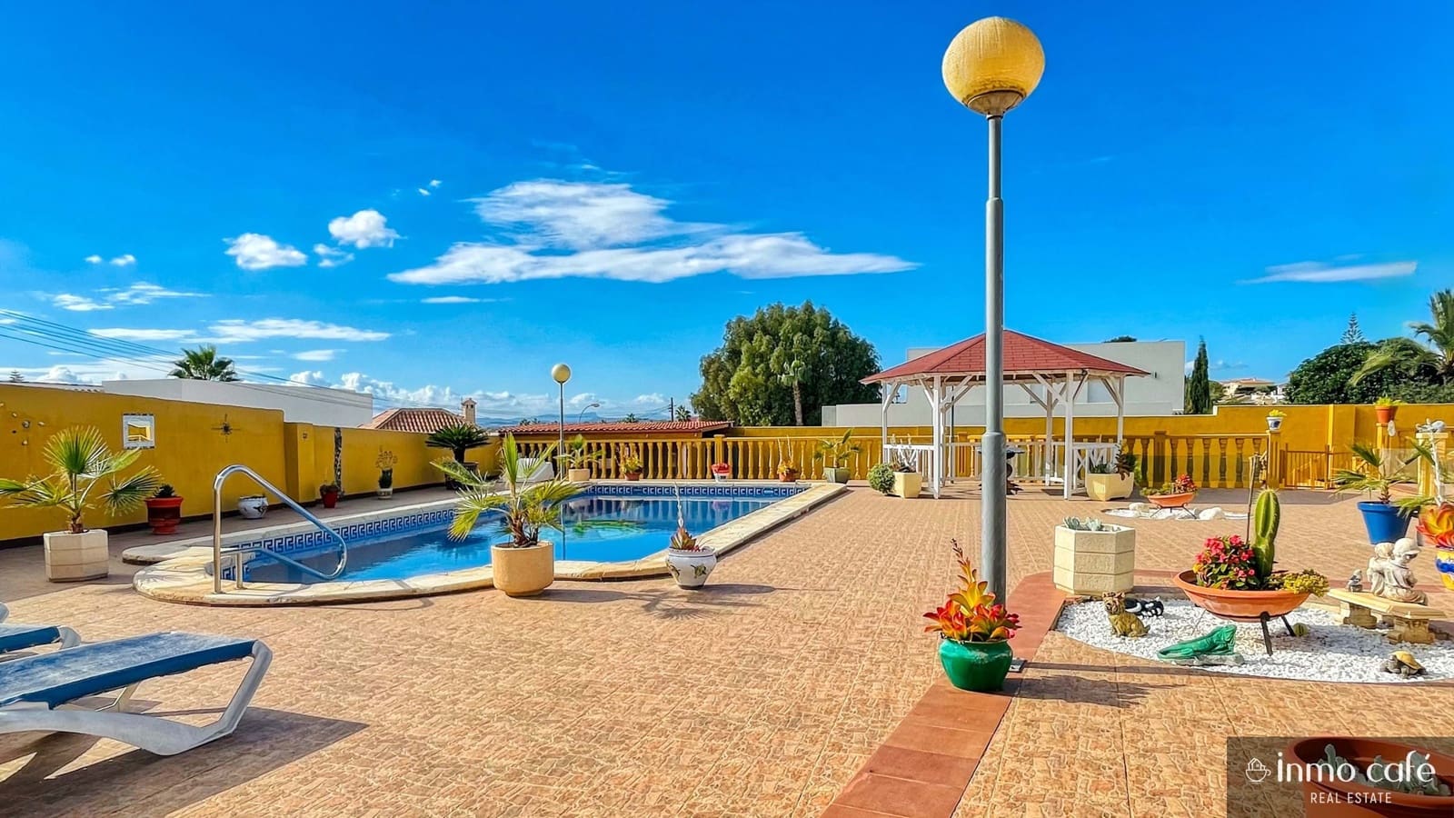 4 bedroom Villa for sale in Rojales with pool garage - € 389,000 (Ref: 9019631)