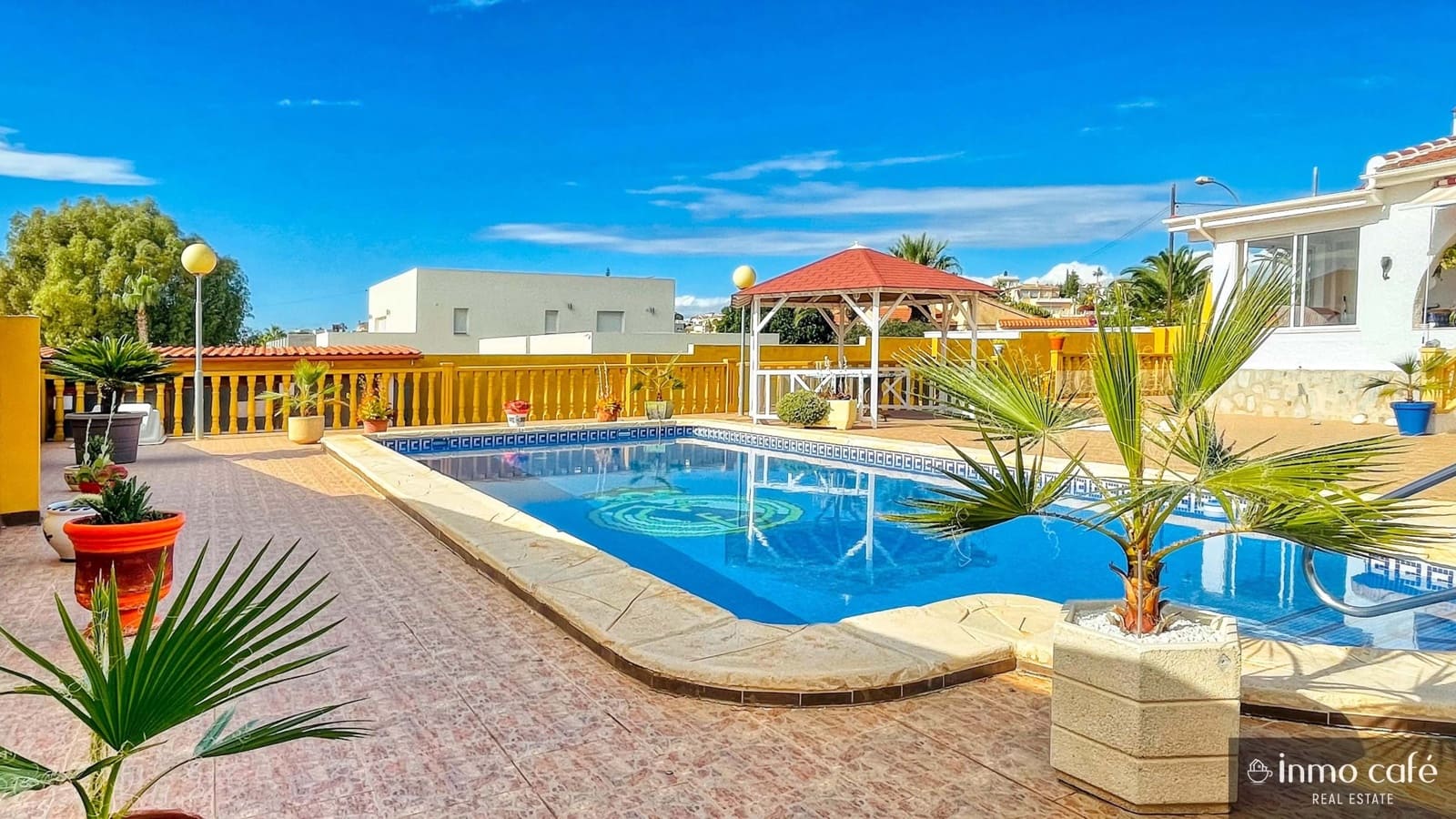 4 bedroom Villa for sale in Rojales with pool garage - € 389,000 (Ref: 9019631)