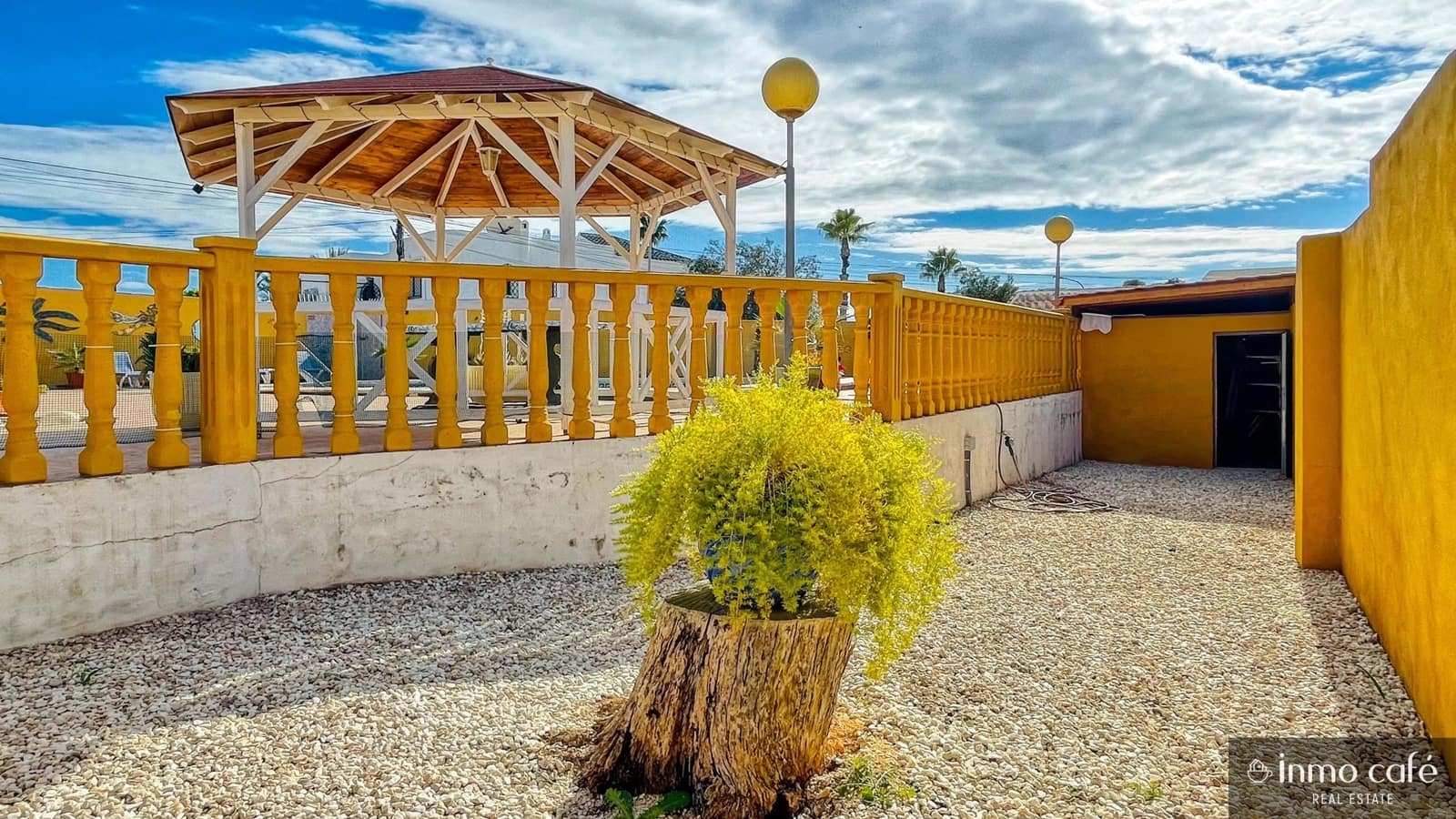 4 bedroom Villa for sale in Rojales with pool garage - € 389,000 (Ref: 9019631)