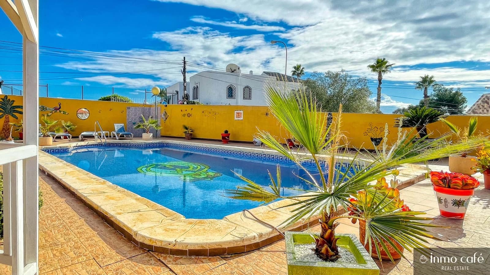 4 bedroom Villa for sale in Rojales with pool garage - € 389,000 (Ref: 9019631)