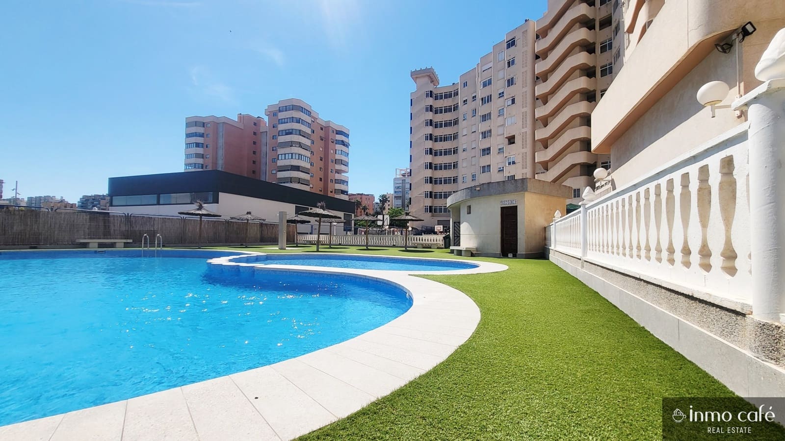 2 soveværelse Lejlighed til salg i Alicante by med swimmingpool garage - € 315.000 (Ref: 9025342)