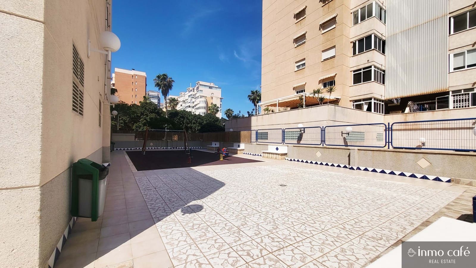 2 soveværelse Lejlighed til salg i Alicante by med swimmingpool garage - € 315.000 (Ref: 9025342)
