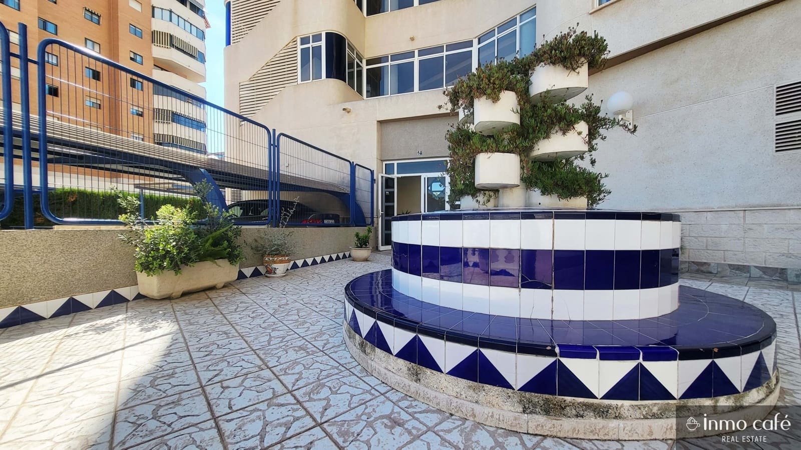 2 soveværelse Lejlighed til salg i Alicante by med swimmingpool garage - € 315.000 (Ref: 9025342)