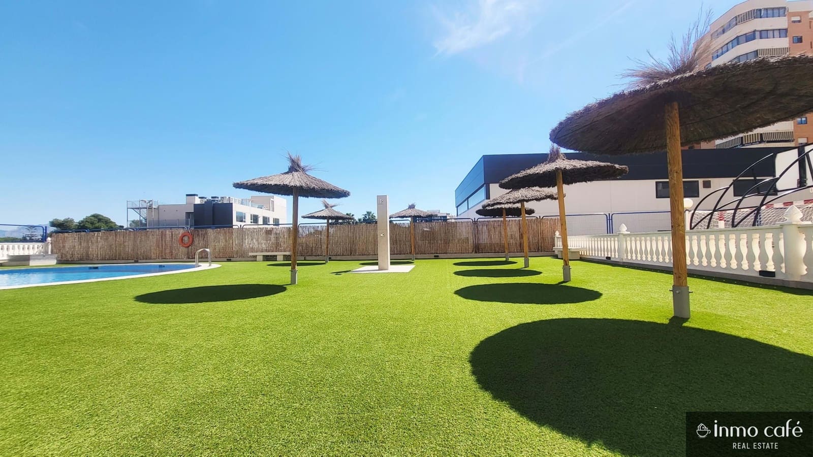 2 soveværelse Lejlighed til salg i Alicante by med swimmingpool garage - € 315.000 (Ref: 9025342)