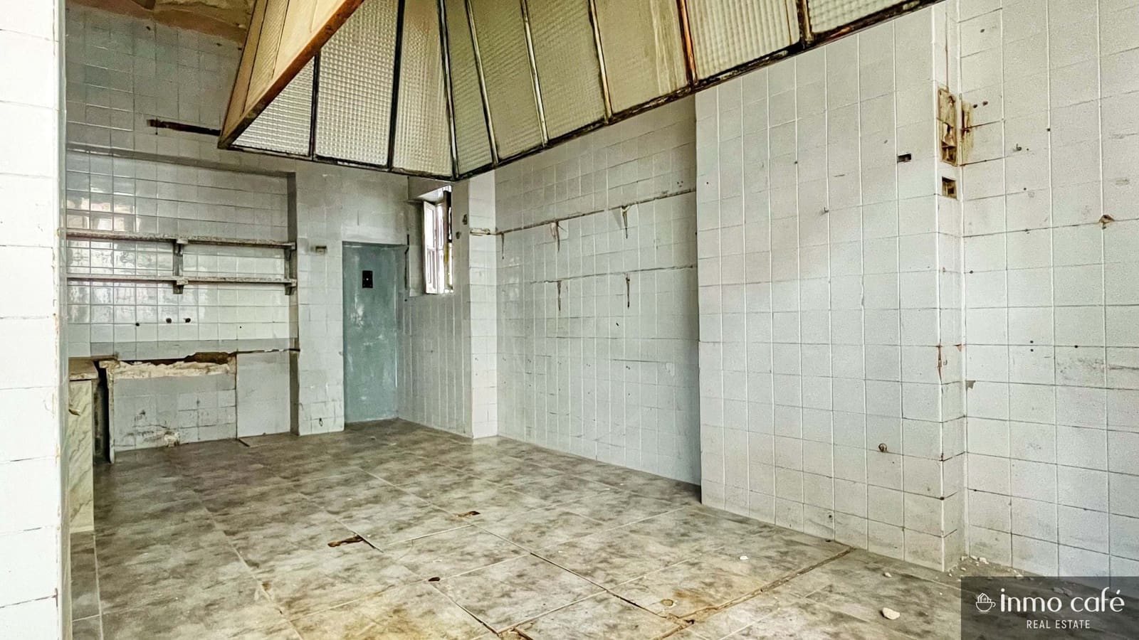 Erhverv til salg i L'Alcudia de Crespins med swimmingpool garage - € 125.000 (Ref: 9074641)