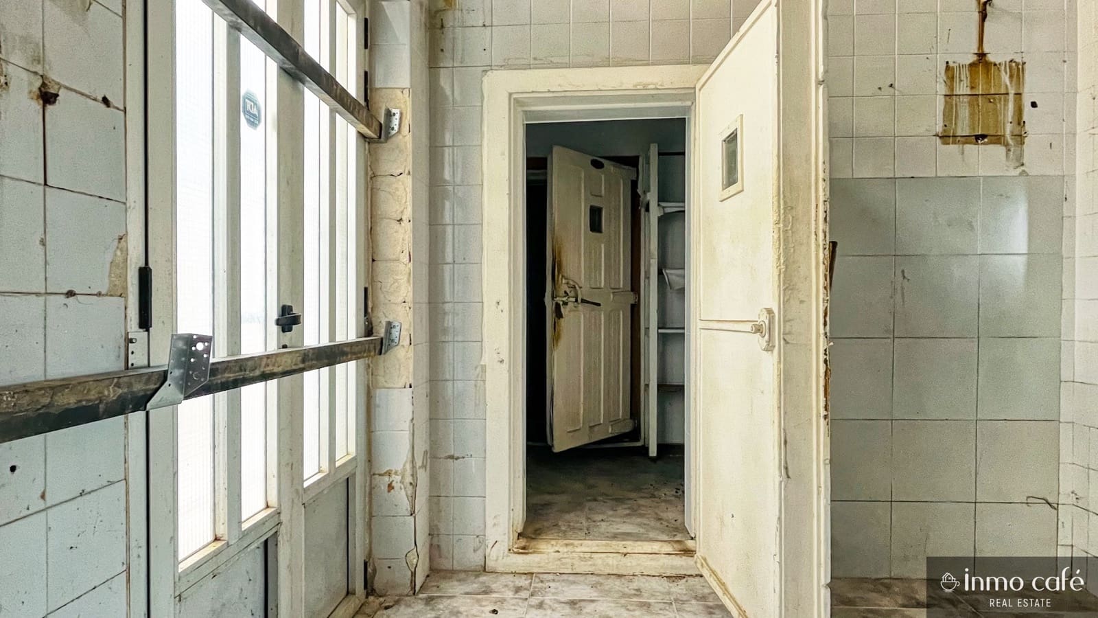 Erhverv til salg i L'Alcudia de Crespins med swimmingpool garage - € 125.000 (Ref: 9074641)