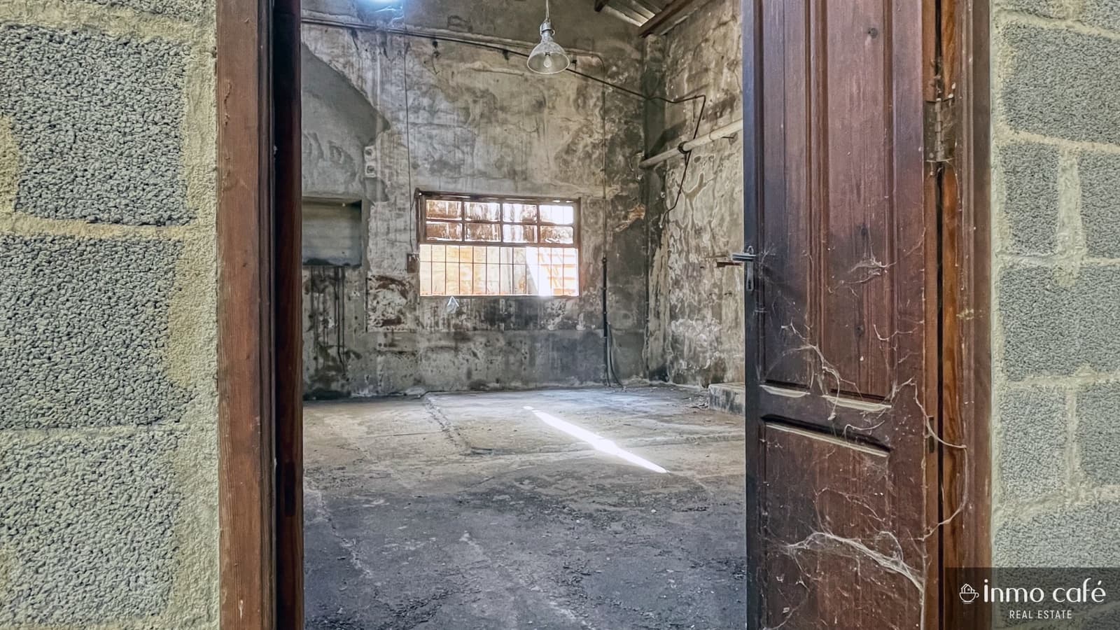 Erhverv til salg i L'Alcudia de Crespins med swimmingpool garage - € 125.000 (Ref: 9074641)