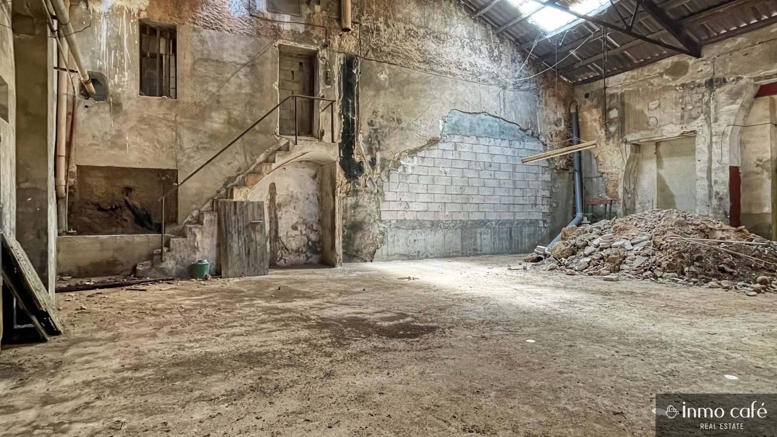 Erhverv til salg i L'Alcudia de Crespins med swimmingpool garage - € 125.000 (Ref: 9074641)