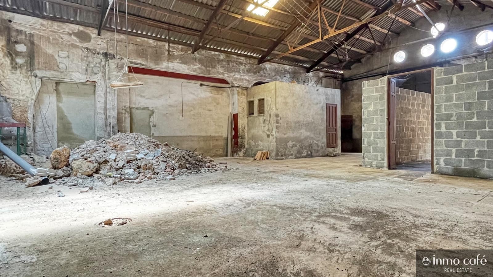 Erhverv til salg i L'Alcudia de Crespins med swimmingpool garage - € 125.000 (Ref: 9074641)