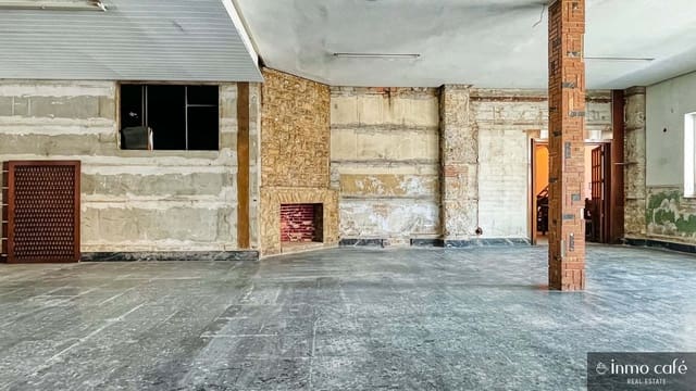 Commercial for sale in L'Alcúdia de Crespins with pool garage - € 125,000 (Ref: 9074641)