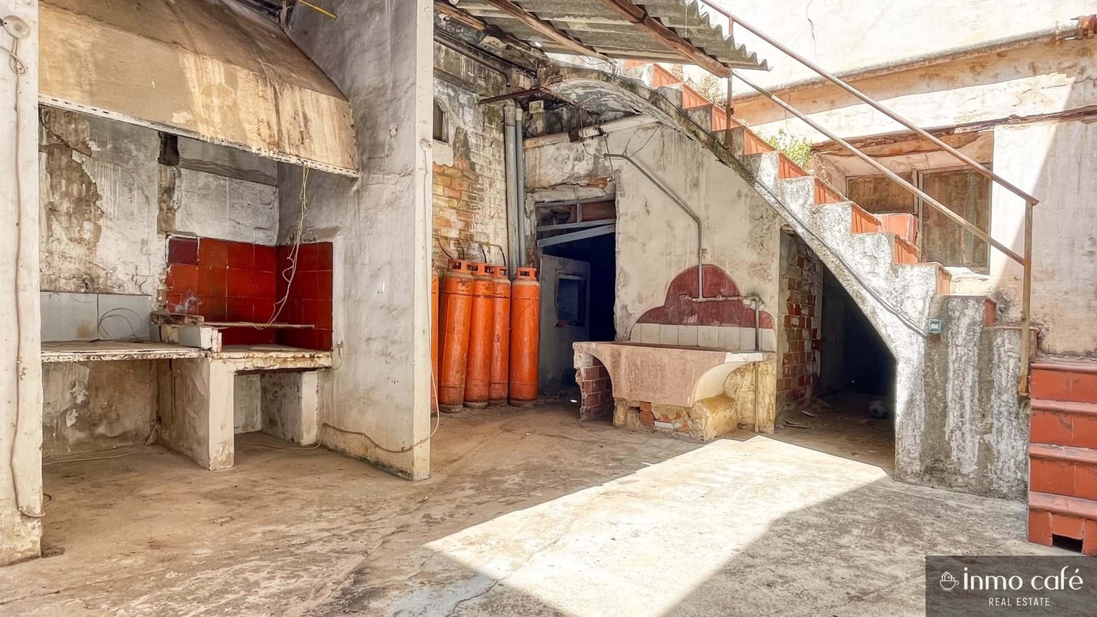 Erhverv til salg i L'Alcudia de Crespins med swimmingpool garage - € 125.000 (Ref: 9074641)