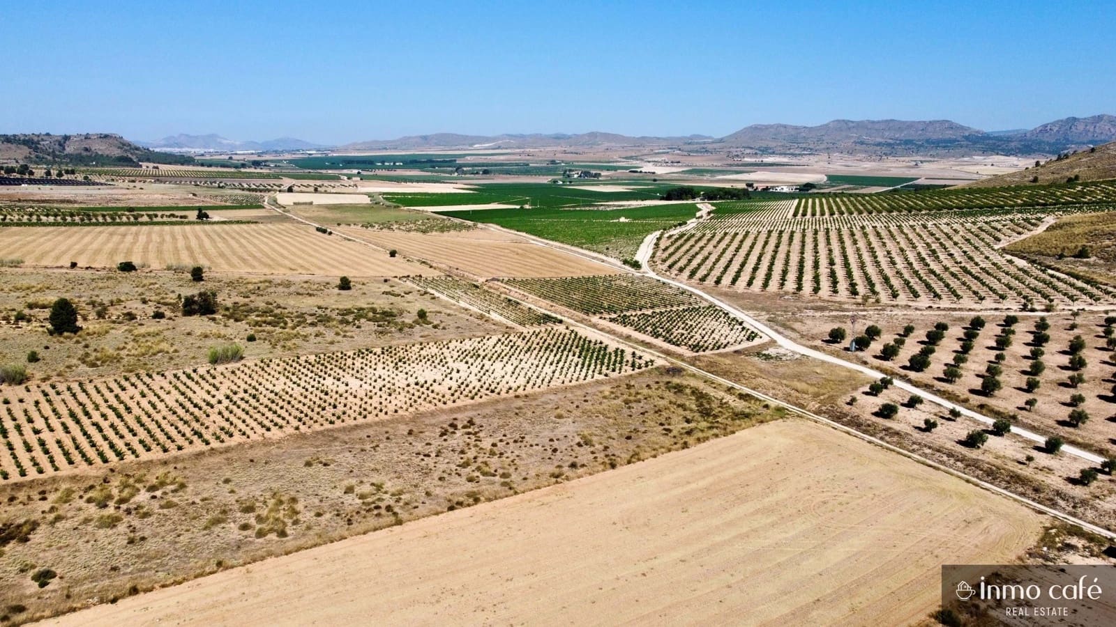 Grunde uden byggetilladelser til salg i Villena - € 39.000 (Ref: 9096293)