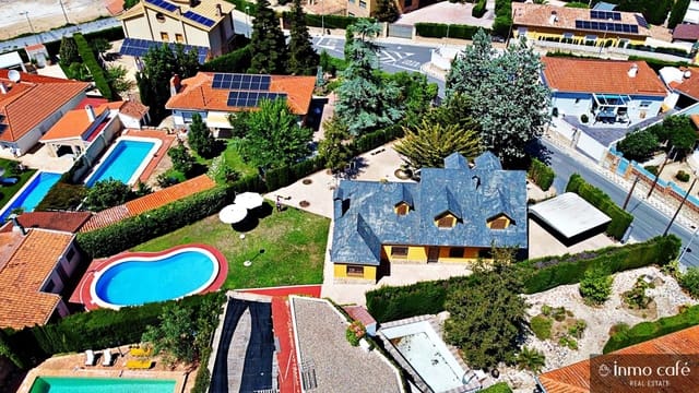 6 soveværelse Villa til salg i Biar med swimmingpool garage - € 375.000 (Ref: 9160074)