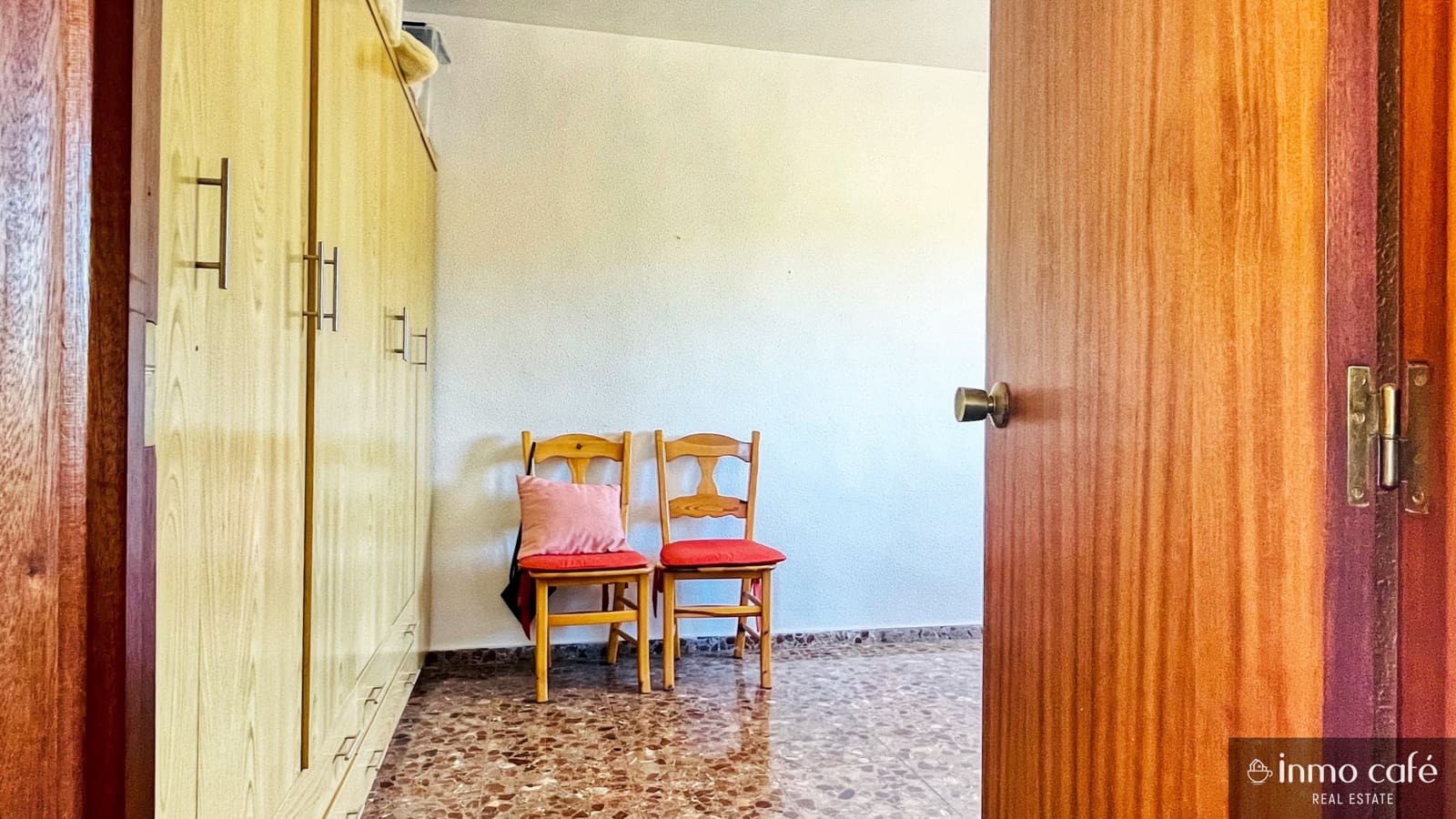 4 Zimmer Villa zu verkaufen in Ayora mit Garage - 239.000 € (Ref: 9219606)