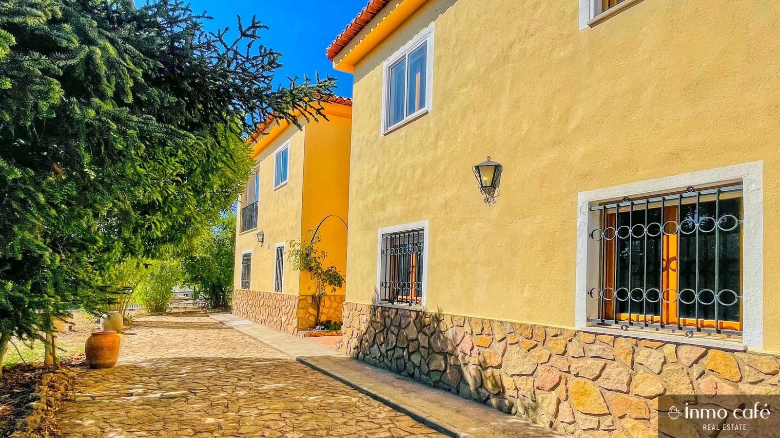 4 Zimmer Villa zu verkaufen in Ayora mit Garage - 239.000 € (Ref: 9219606)