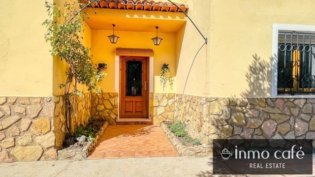 4 Zimmer Villa zu verkaufen in Ayora mit Garage - 219.000 € (Ref: 9219606)