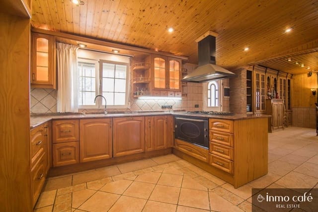 7 soverom Villa til salgs i Elche / Elx med svømmebasseng garasje - € 1 650 000 (Ref: 9220296)